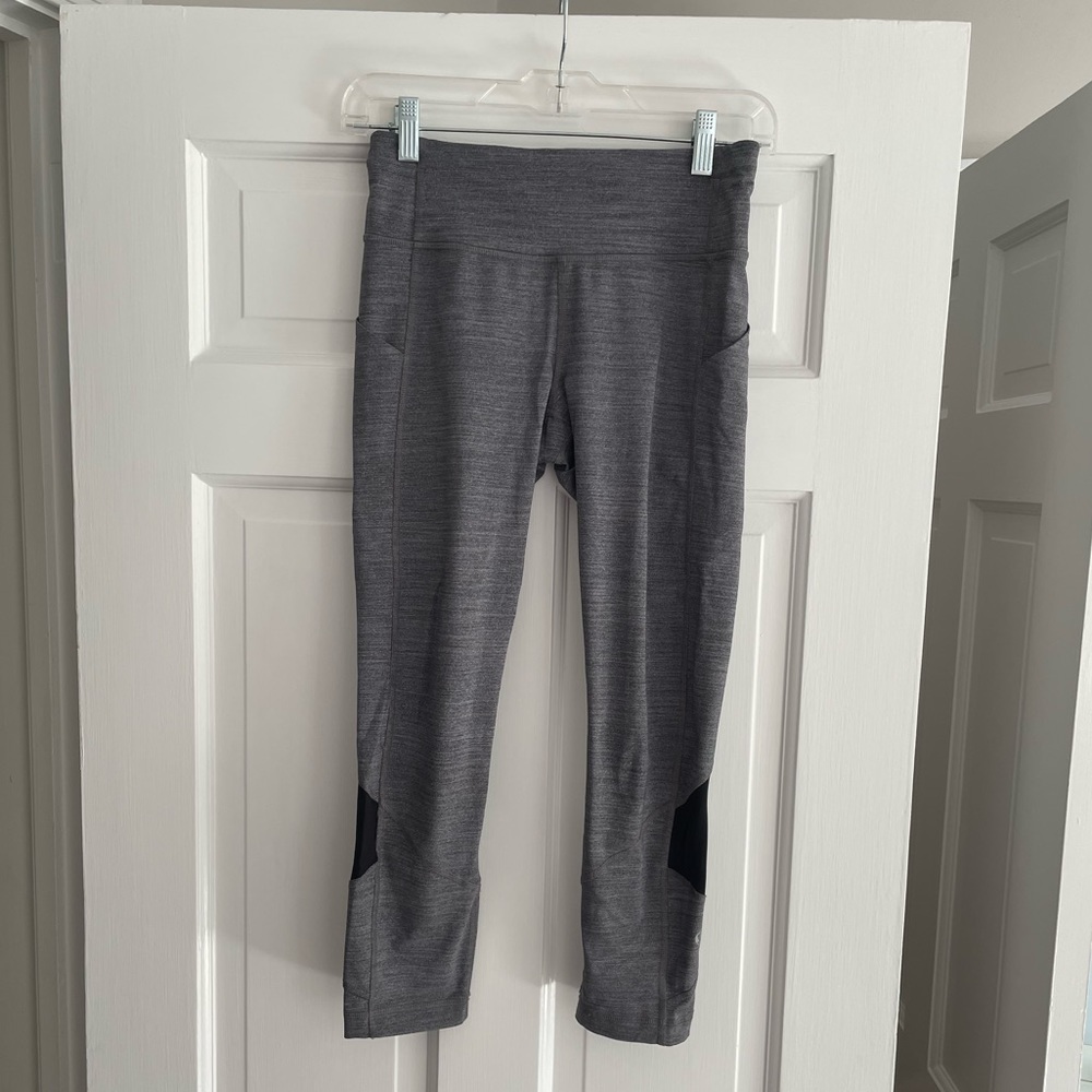 Lululemon Gray with Black Mesh Panels Workout Leggings in Size 4
